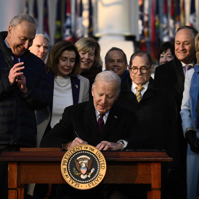 &lt;p&gt;Joe Biden potpisuje zakon o zaštiti istospolnog braka&lt;/p&gt;