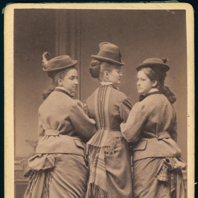 &lt;p&gt;Mizi Duschek s Ankom i Verom Jelačić,1875.&lt;/p&gt;