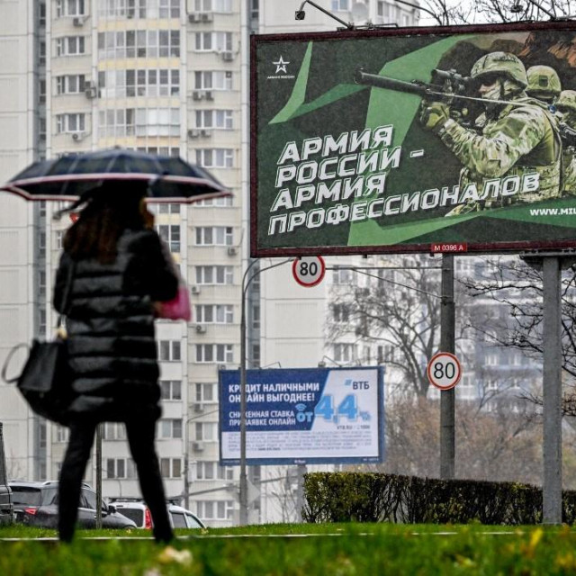 &lt;p&gt;Ratni plakat na ulicama Moskve&lt;/p&gt;