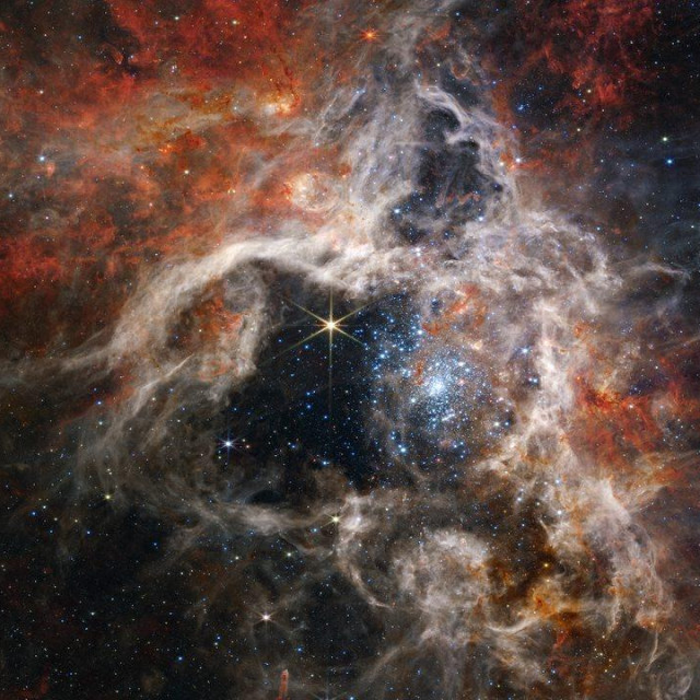 &lt;p&gt;U Velikome Magellanovu oblaku nalazi se maglica Tarantula (NGC 2070) (na fotografiji)&lt;/p&gt;