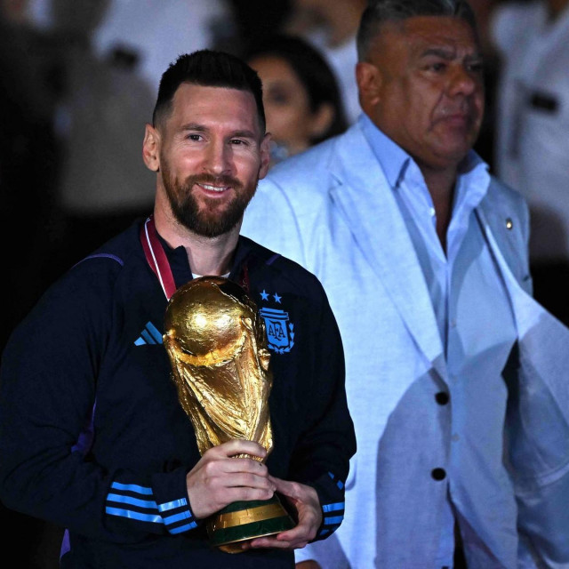 &lt;p&gt;Lionel Messi htio bi ovaj pehar dovesti u Pariz&lt;/p&gt;