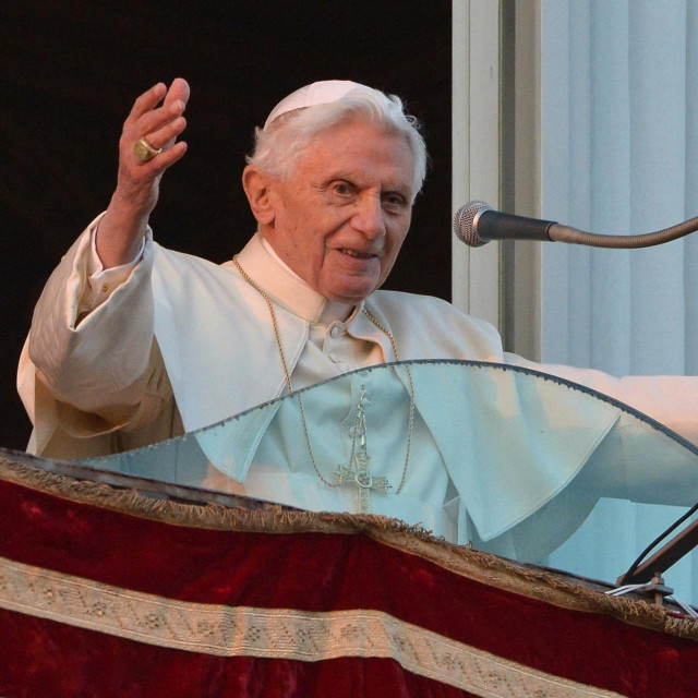&lt;p&gt;Papa Benedikt XVI.&lt;/p&gt;