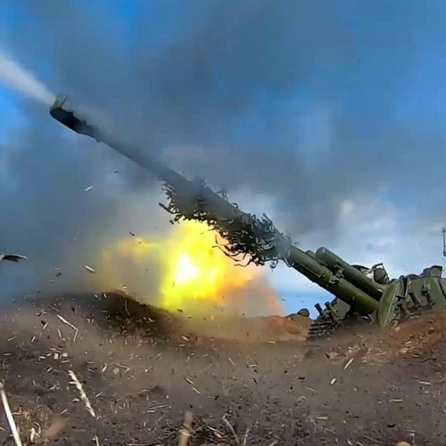 &lt;p&gt;Ruska haubica 2S19 Msta-S tijekom paljbe u Ukrajini&lt;/p&gt;
