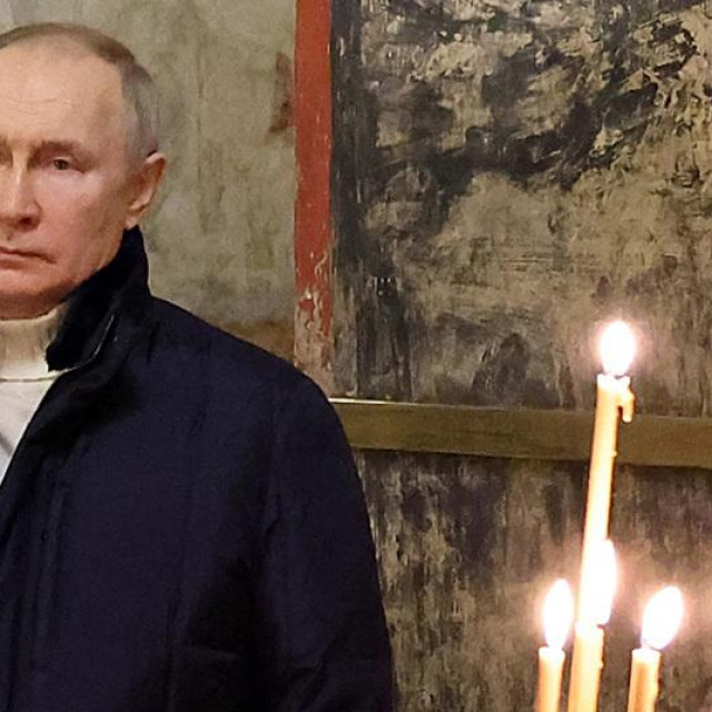 Vladimir Putin na božićnoj misi