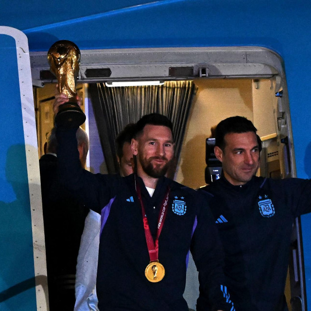&lt;p&gt;Dva Lionela, Messi i Scaloni&lt;/p&gt;
