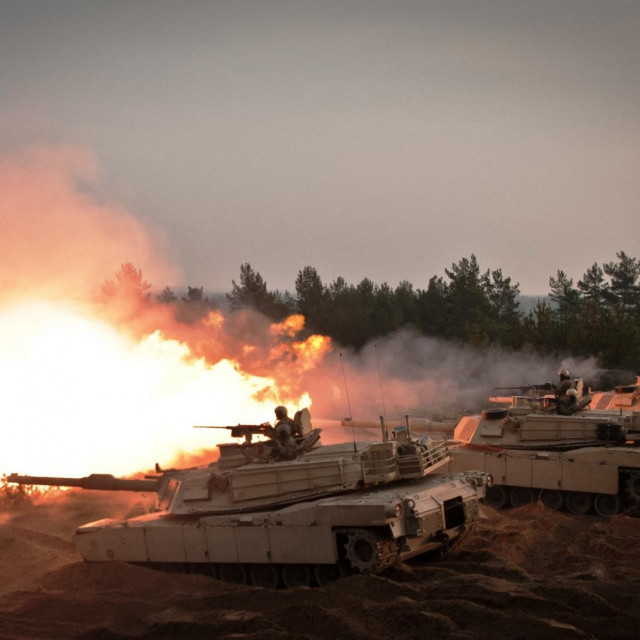 &lt;p&gt;Američki tenkovi M1A2 Abrams na izvođenju vježbi u Latviji&lt;/p&gt;