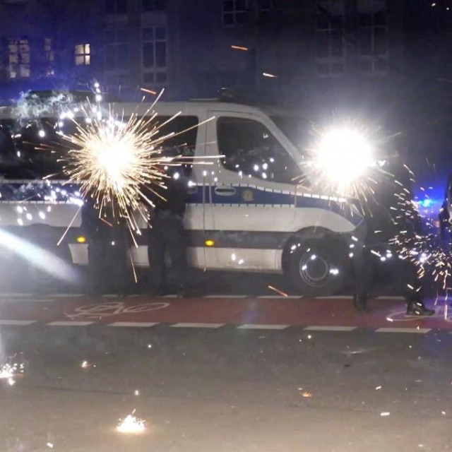 &lt;p&gt;Napadi na policiju i vatrogasce u novogodišnjoj noći u Berlinu&lt;/p&gt;
