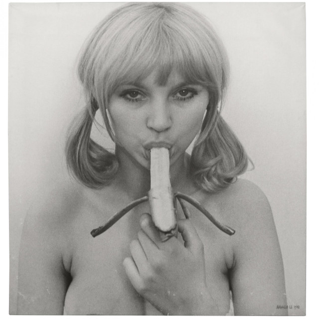 &lt;p&gt;Natalia LL, CONSUMER ART, 1972., cb fotografija platno 1050 x1050 mm&lt;/p&gt;