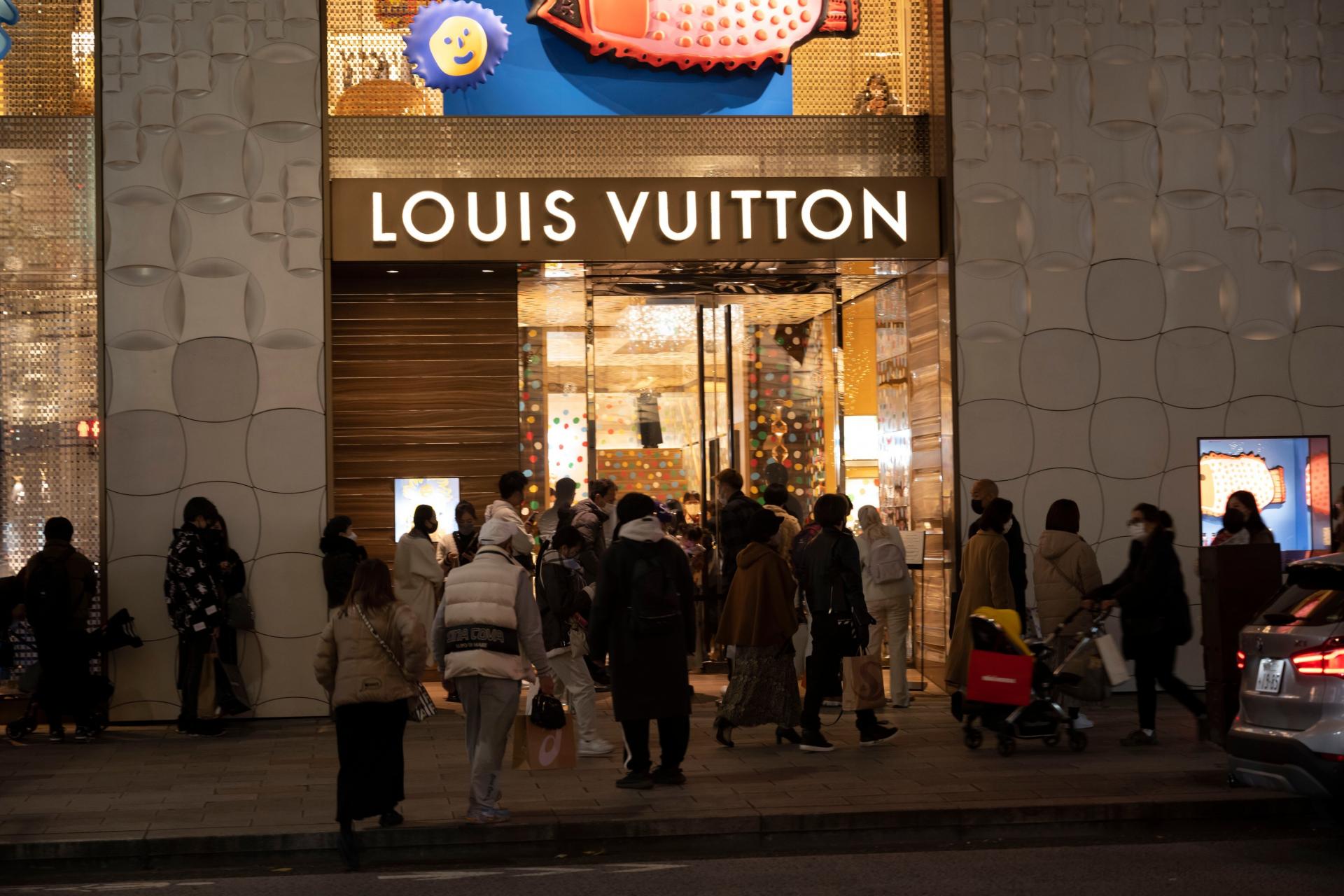 418 Helene Arnault Louis Vuitton Photos & High Res Pictures