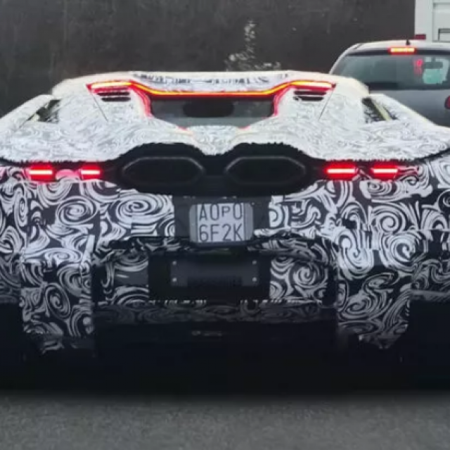 &lt;p&gt;Nasljednik Lamborghinija Aventadora (kamuflirani prototip)&lt;/p&gt;