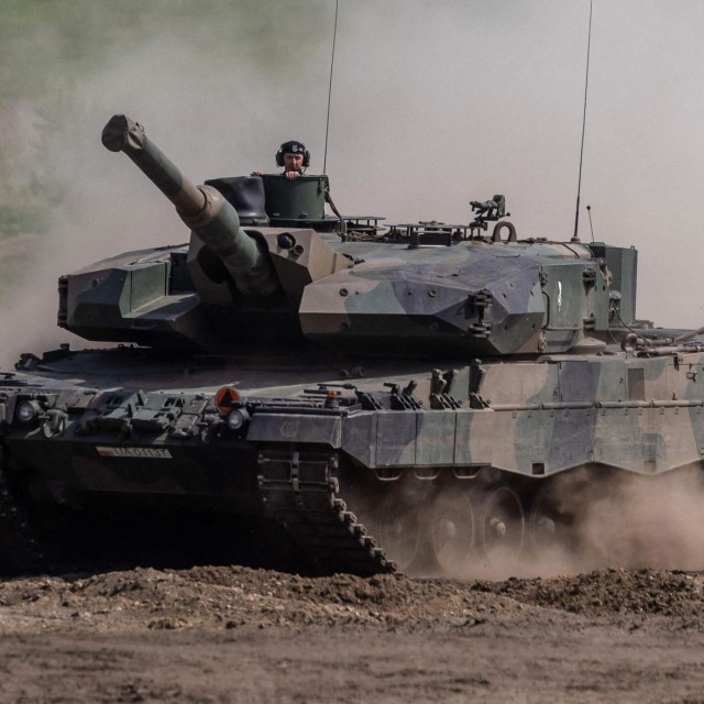 &lt;p&gt;Njemački borbeni tenk Leopard kojim raspolaže i poljska vojska&lt;/p&gt;