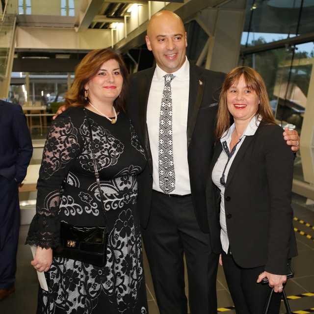 &lt;p&gt;Gabrijela Žalac i Nikolina Klaić u svibnju 2017. na otvorenju novog putničkog terminala na dubrovačkom aerodromu&lt;/p&gt;