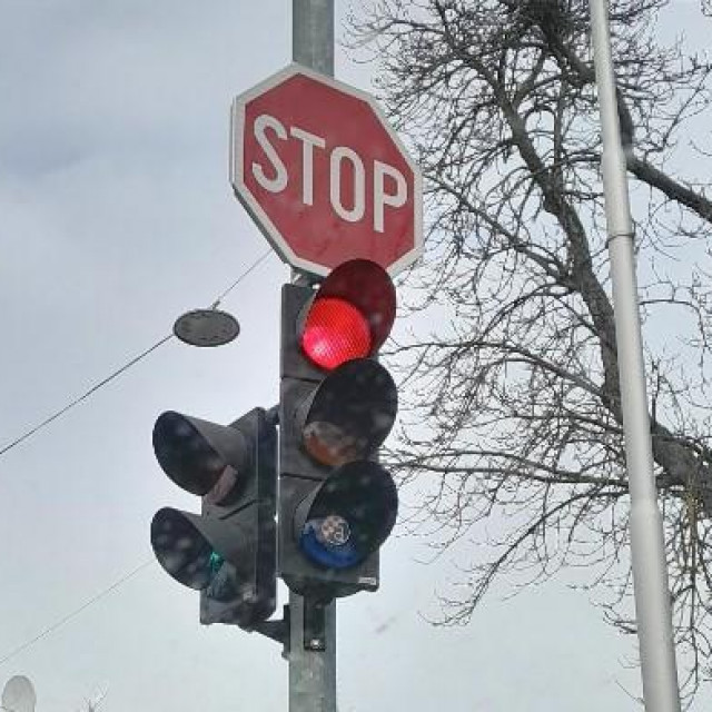 &lt;p&gt;Dinamov semafor u Rusanovoj&lt;/p&gt;