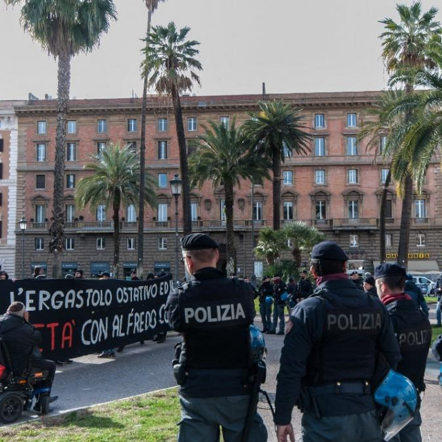 &lt;p&gt;Prosvjedi u Rimu u znak protivljenja režima stroge izolacije za Alfreda Cospita&lt;/p&gt;