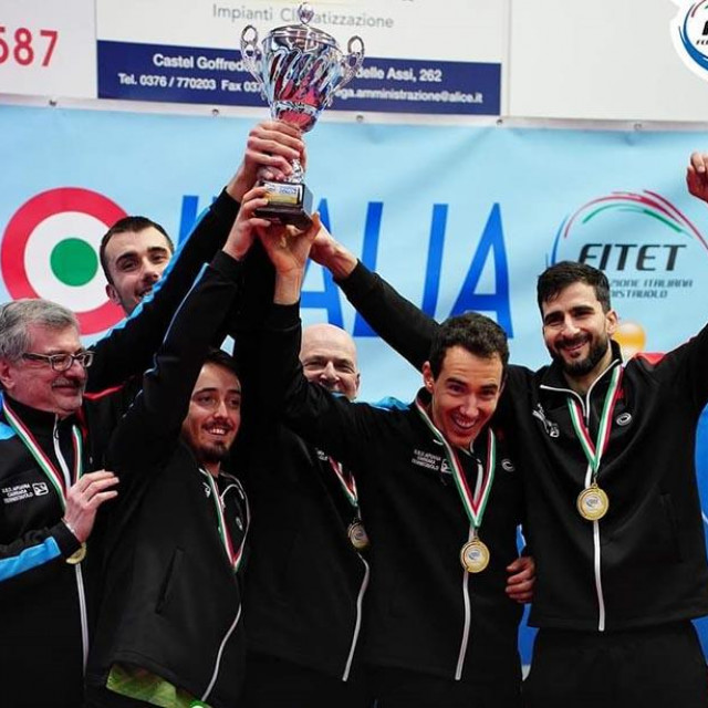 &lt;p&gt;Prvi trofej u novoj sezoni - Tomislav Pucar (u pozadini) i Andrej Gaćina (skroz desno)&lt;/p&gt;