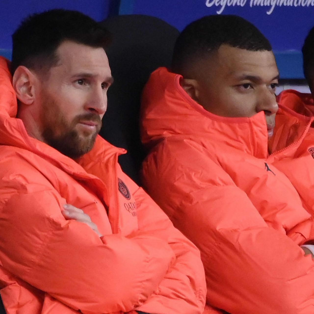 &lt;p&gt;Lionel Messi i Kylian Mbappé na klupi PSG-a&lt;/p&gt;