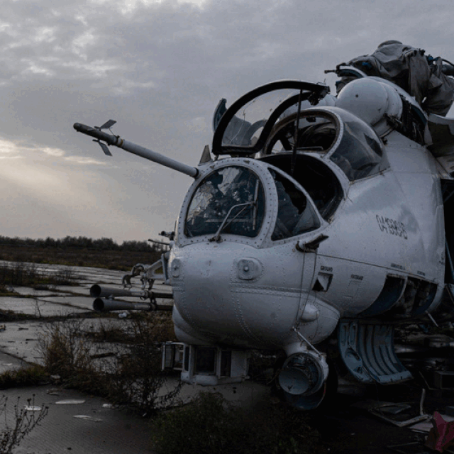 &lt;p&gt;Oštećeni helikopter Mil Mi-24, negdje u oblasti Herson; ruski helikopter Kamov Ka-52 ispaljuje rakete; oštećeni helikopter Mil Mi-24; američki helikopter AH-64 Apache; uništeni ruski helikopter Mil Mi-28&lt;/p&gt;