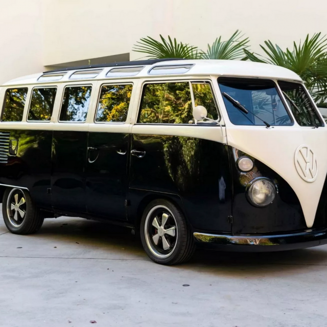&lt;p&gt;1965. VW T1 Samba&lt;/p&gt;