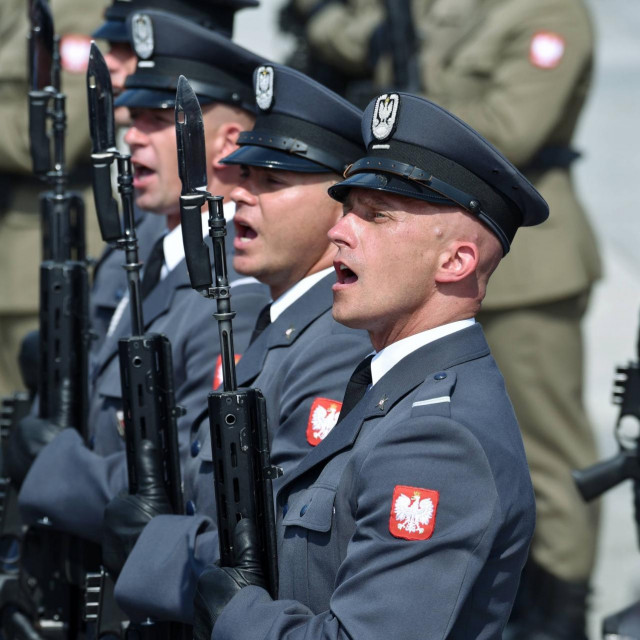 &lt;p&gt;Vojna parada poljske vojske&lt;/p&gt;