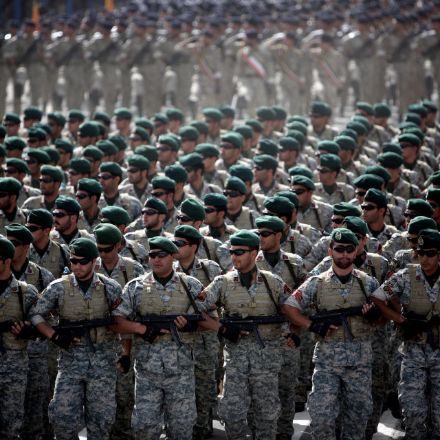 &lt;p&gt;Parada iranske vojske&lt;/p&gt;