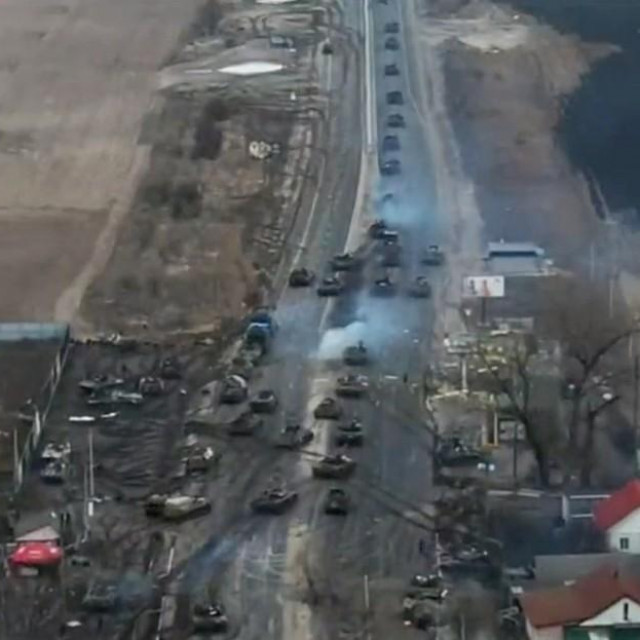 Povlačenje jedinica iz ruskog konvoja pod ukrajinskom paljbom nakon propalog plana osvajanja Kijeva