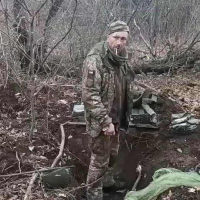 Ukrajinski vojnik netom prije pogubljenja