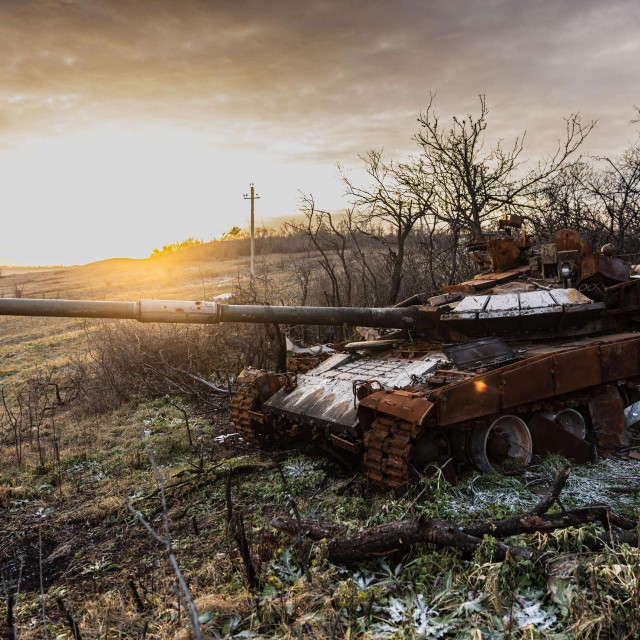 &lt;p&gt;Uništeni ruski tenk T-72 u Ukrajini&lt;/p&gt;