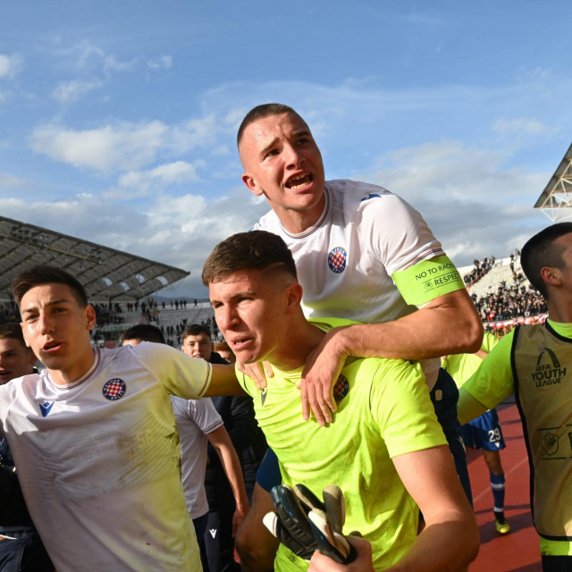 &lt;p&gt;Slavlje juniora Hajduka na Poljudu nakon utakmice protiv Manchester Cityja&lt;/p&gt;