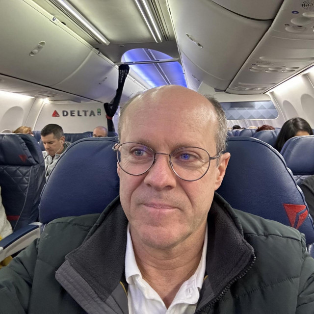 &lt;p&gt;Steve Kirsch u zrakoplovu Delta Airlinesa&lt;/p&gt;
