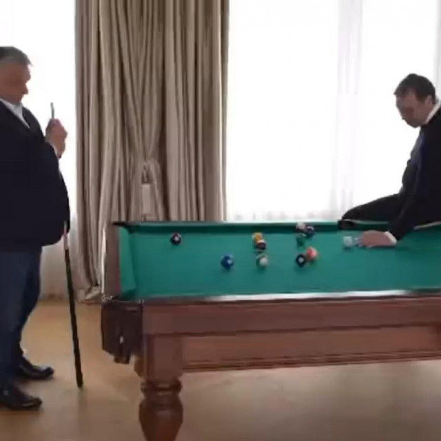 &lt;p&gt;Viktor Orban i Aleksandar Vučić tijekom partije biljara&lt;/p&gt;