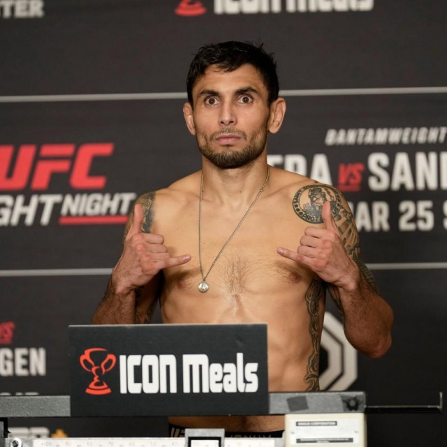 &lt;p&gt;SAN ANTONIO, TX - March 24: Alex Perez steps on the scale for the official weigh-ins at Westin San Antonio North for UFC Fight Night - Vera vs Sandhagen - Weigh-ins on March 24, 2023 in SAN ANTONIO, United States. (Photo by Louis Grasse/PxImages) (Louis Grasse/SPP)&lt;br&gt;
UFC Fight Night - Vera vs Sandhagen - Weigh-ins, Westin San Antonio North, SAN ANTONIO, TX, United States - 24 Mar 2023,Image: 764954512, License: Rights-managed, Restrictions:, Model Release: no, Credit line: Louis Grasse/SPP/Shutterstock Editorial/Profimedia&lt;/p&gt;