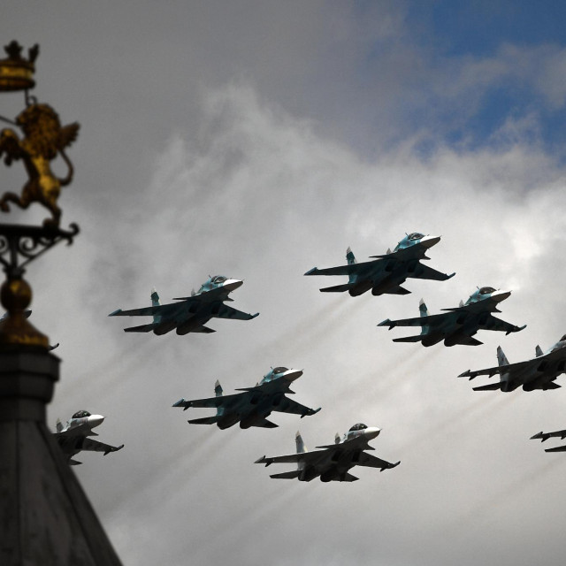 &lt;p&gt;Su-34, Su-35S i Su-30SM borbeni zrakoplovi u letu iznad Moskve&lt;/p&gt;
