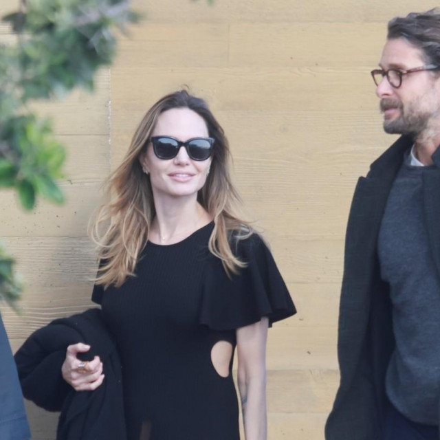 &lt;p&gt;Angelina Jolie i David Mayer de Rothschild&lt;/p&gt;