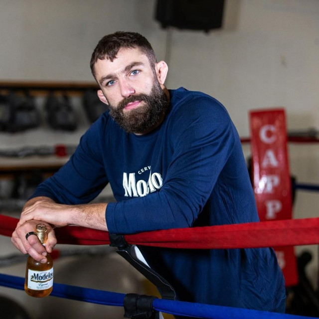 &lt;p&gt;SEATTLE, WASHINGTON - NOVEMBER 07: UFC Mixed Martial Arts fighter and sports analyst Michael Chiesa holds a cold bottle of Modelo Beer while standing in the ring as Modelo, UFC and Rebuilding Together renovate Cappy‘s Boxing Gym on November 07, 2021 in Seattle, Washington. Mat Hayward,Image: 642388167, License: Rights-managed, Restrictions:, Model Release: no, Credit line: Mat Hayward/Getty images/Profimedia&lt;/p&gt;