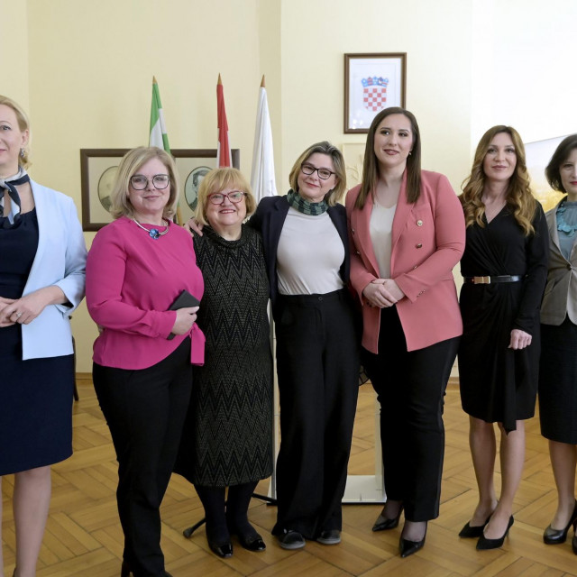 Natalija Martinčević, Barbara Vupora, Anka Mrak Taritaš, Sandra Benčić, Petra Škrobot, Jasenka Augustan Pentek, Dalija Orešković