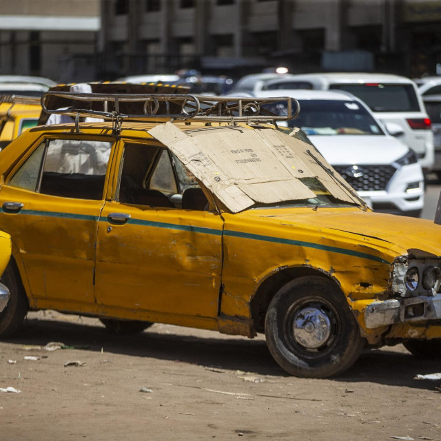 &lt;p&gt;Žuti taksi iz Khartouma, Sudan&lt;/p&gt;