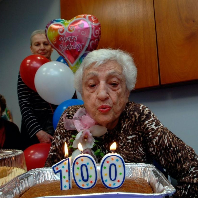 &lt;p&gt;Žena proslavila 100. rođendan, ilustracija&lt;/p&gt;