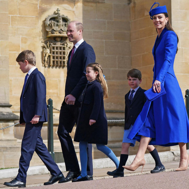 Britain‘s Prince William, Prince of Wales (2L), Britain‘s Prince George of Wales (L), Britain‘s Catherine, Princess of Wales (R), Britain‘s Princess Charlotte of Wales (C) and Britain‘s Prince Louis of Wales arrive for the Easter Mattins Service at St. George‘s Chapel, Windsor Castle on April 9, 2023. (Photo by Yui Mok/POOL/AFP)