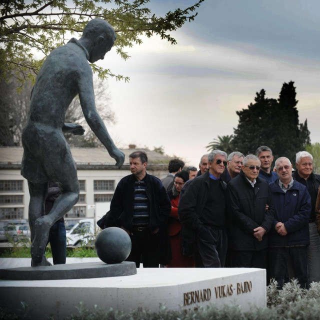 Spomenik Bernardu Vukasu