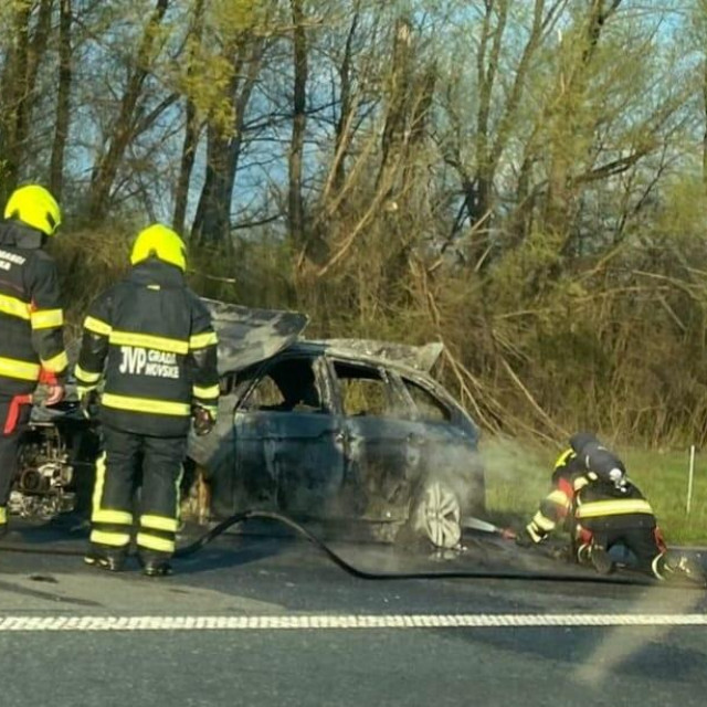 &lt;p&gt;Požar na vozilu između Okučana i Novske&lt;/p&gt;