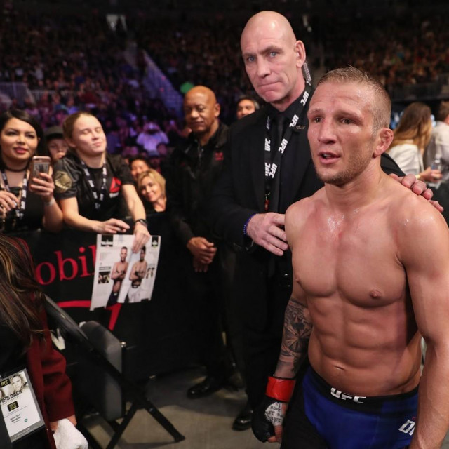 &lt;p&gt;LAS VEGAS, NV - DECEMBER 30: TJ Dillashaw exits the Octagon after defeating John Lineker of Brazil in their bantamweight bout during the UFC 207 event on December 30, 2016 in Las Vegas, Nevada. Christian Petersen,Image: 309716798, License: Rights-managed, Restrictions:, Model Release: no, Credit line: Christian Petersen/Getty images/Profimedia&lt;/p&gt;