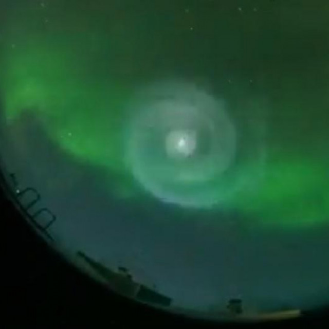&lt;p&gt;Spirala iznad Aljaske&lt;/p&gt;