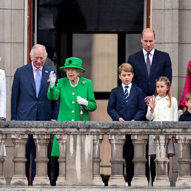 &lt;p&gt;Kraljica Camilla, kralj Charles, princ William, princeza Catherine, princ George, princeza Charlotte i princ Louis lani na rođendanskoj paradi za kraljicu Elizabetu II. &lt;/p&gt;

&lt;p&gt; &lt;/p&gt;