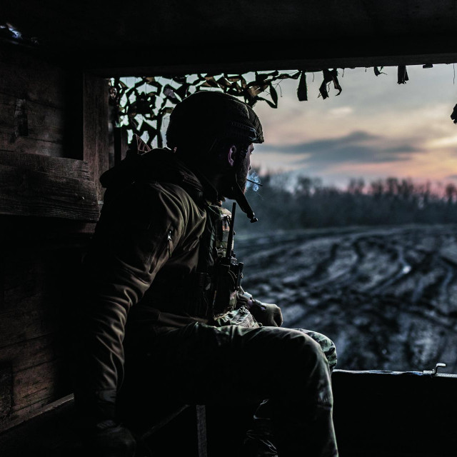 Ukrajinski vojnik na položaju