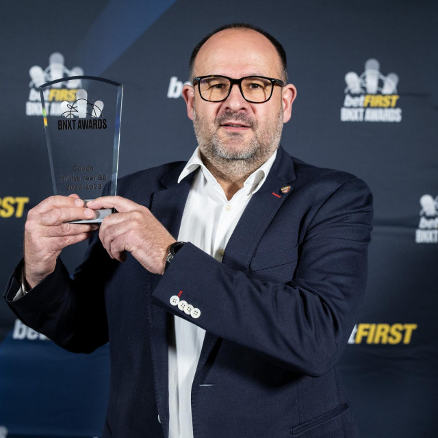 Ivica Skelin s nagradom za najboljeg trenera belgijskog košarkaškog prvenstva