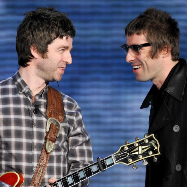 Liam Gallagher i Noel Gallagher 2008.