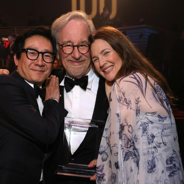 &lt;p&gt;Steven Spielberg, Drew Barrymore i Ke Huy Quan.&lt;/p&gt;