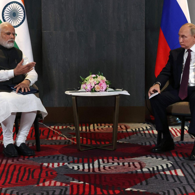 &lt;p&gt;Ruski predsjednik Vladimir Putin s indijskim premijerom  Modijem&lt;/p&gt;