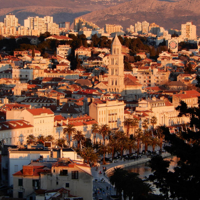 &lt;p&gt;Grad i zvonik sv. Duje u Splitu&lt;br&gt;
 &lt;/p&gt;