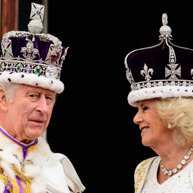 &lt;p&gt;Kralj Charles III. i kraljica Camilla&lt;/p&gt;